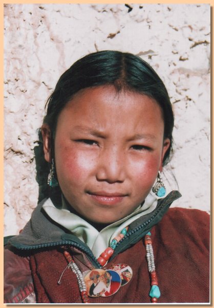 Schuelerin Tashi Lhamo, 12 Jahre, aus Komang.jpg