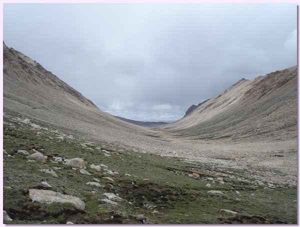 Blick von der Grenze auf das Land in Tibet.JPG