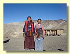Pema Bhuti mit ihrer Mutter.JPG