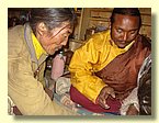 Tulku Tsewang Dorjee und Karma Tashi in der Amchi-Apotheke.JPG