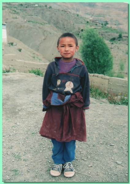 Nyima Tenzin, erste Klasse.jpg