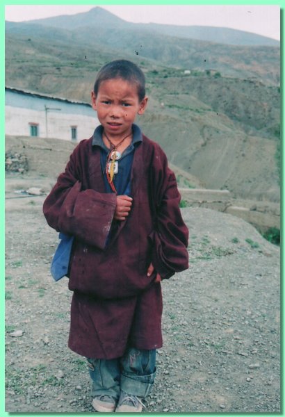 Pema Tenzin, erste Klasse.jpg