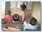 Gyanu Gurung gibt der 4. Klasse Nepali-Unterricht.JPG