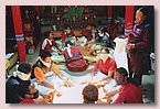 Herstellung von traditioneller Medizin in Pu Gonpa.jpg